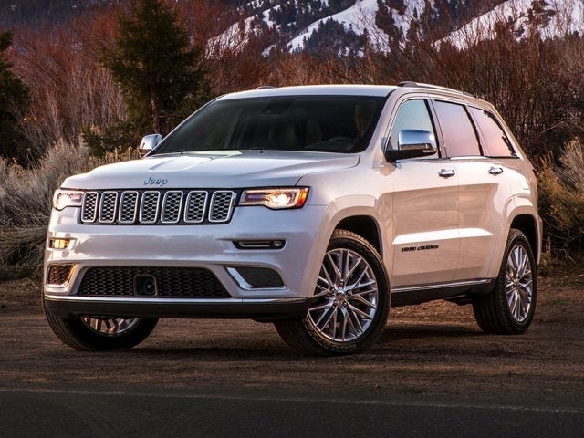 Used 2018 Jeep Grand Cherokee Upland with VIN 1C4RJFAG5JC500433 for sale in Hibbing, Minnesota