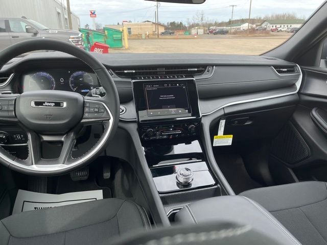 2025 Jeep Grand Cherokee Laredo X