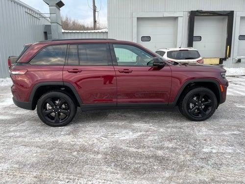 2025 Jeep Grand Cherokee Laredo