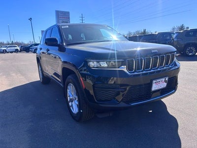 2026 Jeep Grand Cherokee Laredo