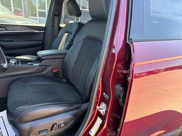 2026 Jeep Grand Cherokee Altitude