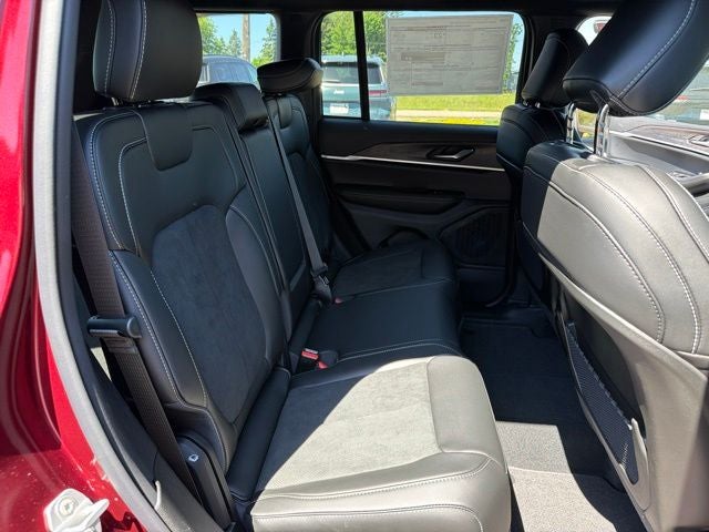2026 Jeep Grand Cherokee Altitude