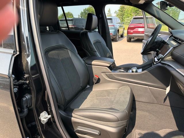 2026 Jeep Grand Cherokee Altitude