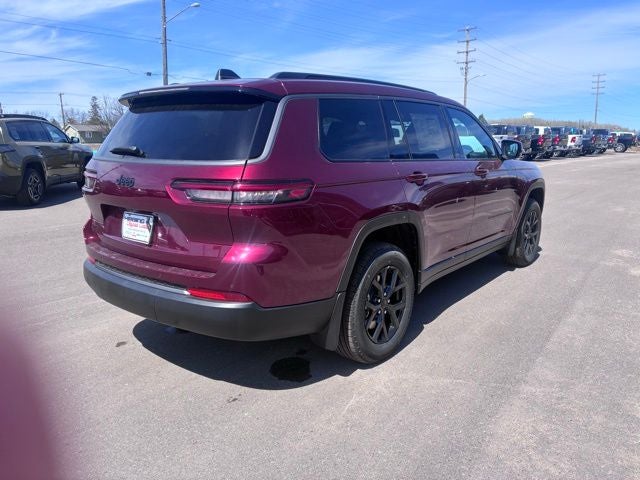 2026 Jeep Grand Cherokee Laredo