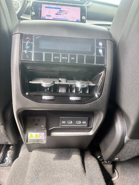 2026 Jeep Grand Cherokee Altitude