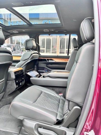 2022 Jeep Grand Wagoneer Series III