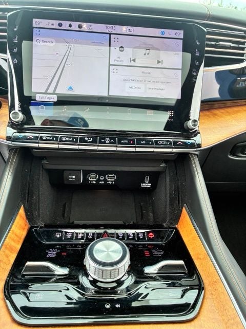2022 Jeep Grand Wagoneer Series III