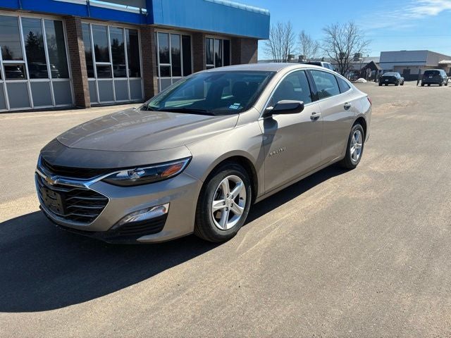 Used 2024 Chevrolet Malibu 1LT with VIN 1G1ZD5ST5RF106124 for sale in Hibbing, Minnesota