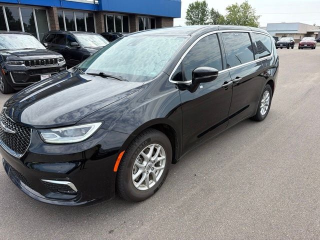 Used 2024 Chrysler Pacifica Touring L with VIN 2C4RC1BG1RR140236 for sale in Hibbing, Minnesota