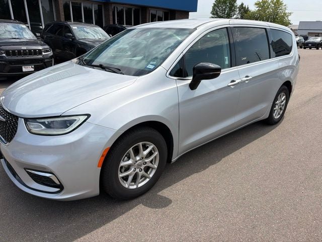 Used 2024 Chrysler Pacifica Touring L with VIN 2C4RC1BG5RR159260 for sale in Hibbing, Minnesota