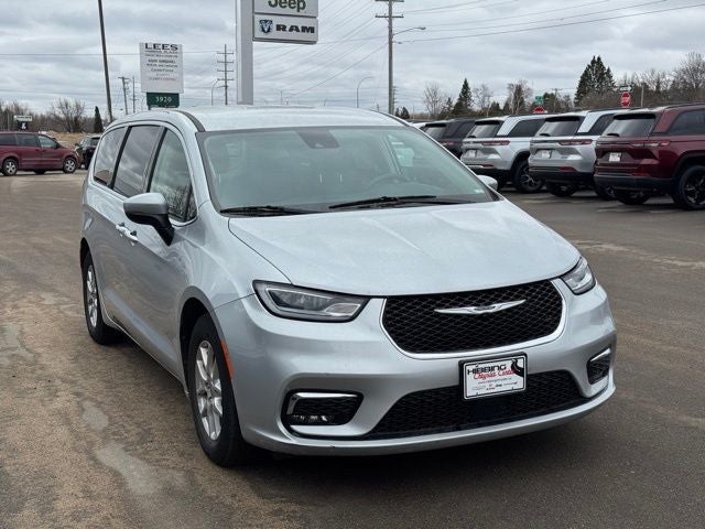 Used 2023 Chrysler Pacifica Touring L with VIN 2C4RC1BGXPR571686 for sale in Hibbing, Minnesota