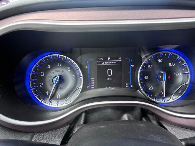 2023 Chrysler Voyager LX