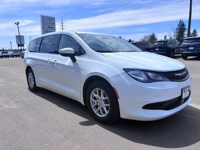2023 Chrysler Voyager LX