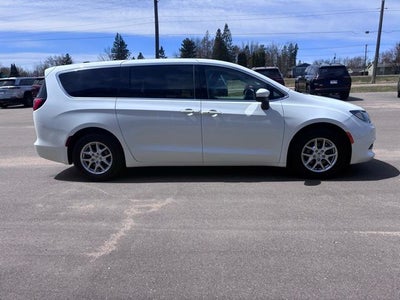 2023 Chrysler Voyager LX