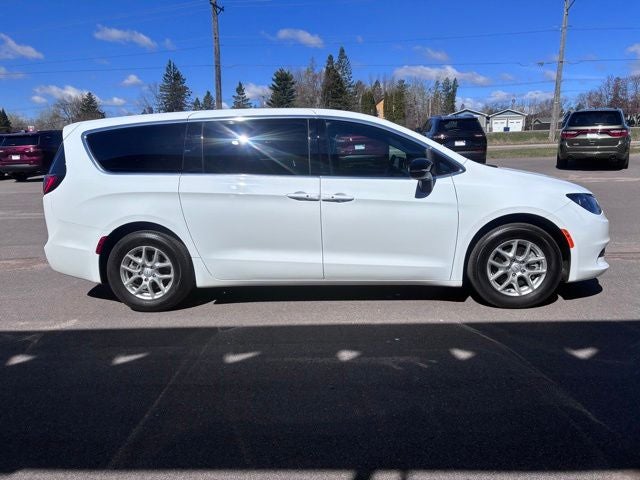 2026 Chrysler Voyager LX