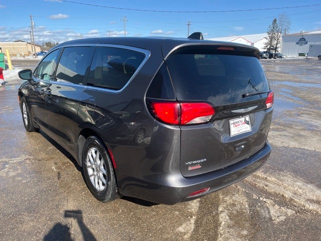 2023 Chrysler Voyager LX