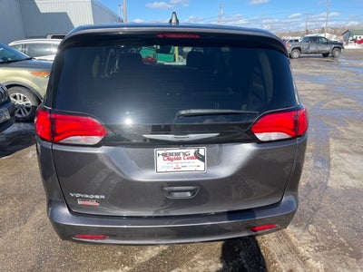 2023 Chrysler Voyager LX