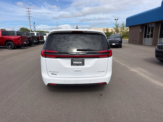 2024 Chrysler Pacifica Limited