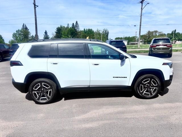 2026 Jeep Cherokee Laredo