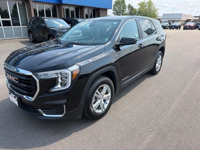 Used 2024 GMC Terrain SLE with VIN 3GKALTEG3RL366039 for sale in Hibbing, Minnesota